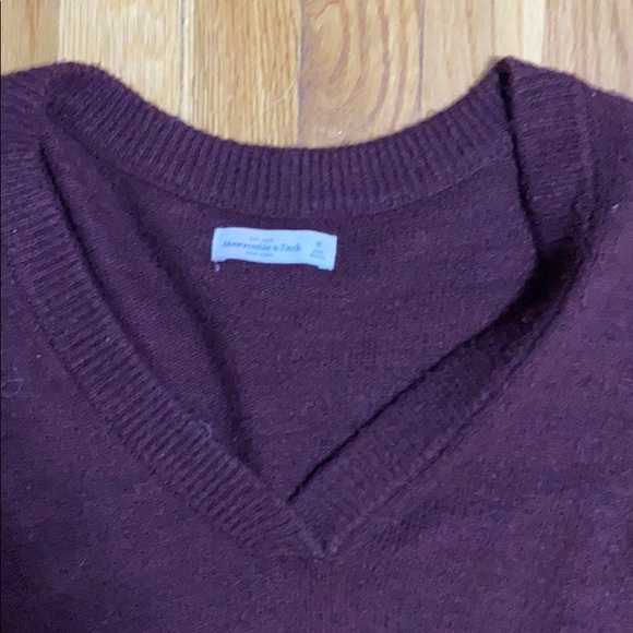 Abercrombie sweater - Picture 3 of 3